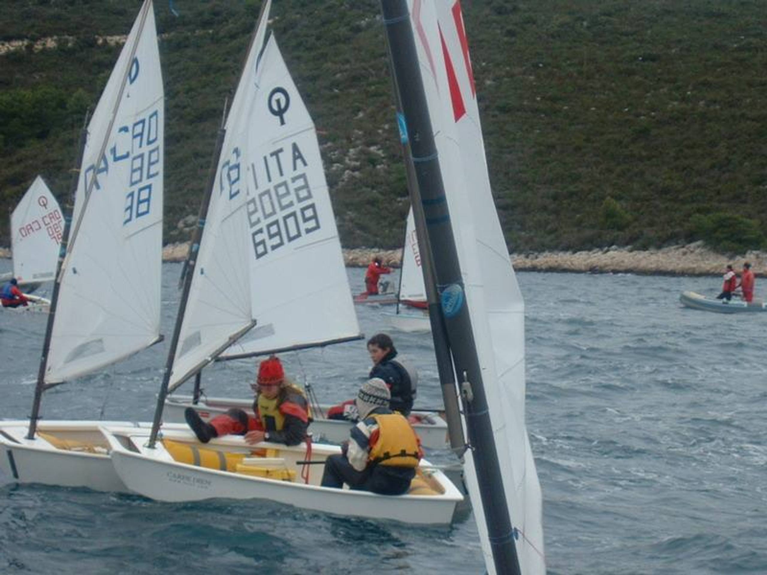 29. Međunarodna novogodišnja regata, Hvar, prosinac 2005. — fotografija 45 od 100