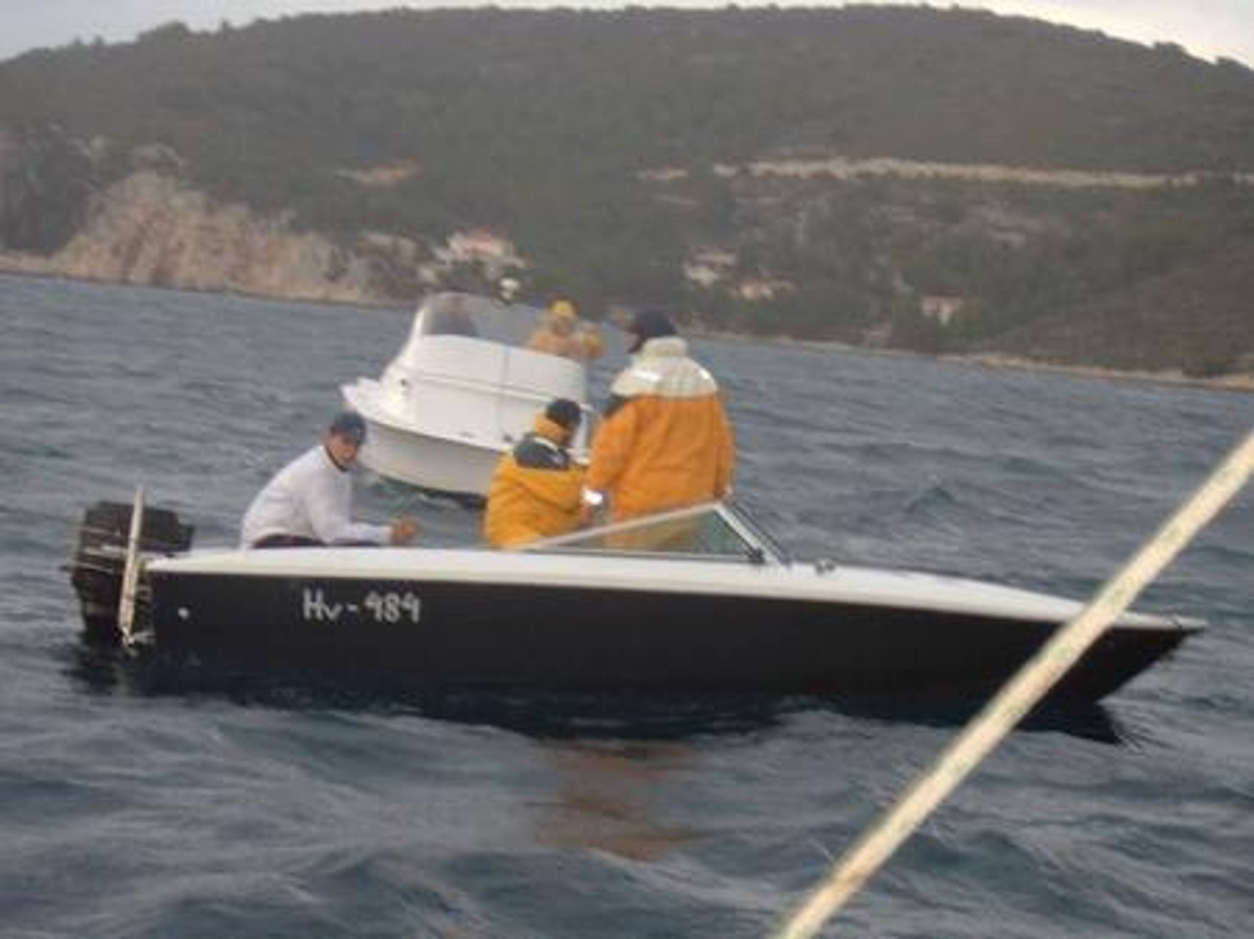27. Međunarodna novogodišnja regata, Hvar, prosinac 2003. — fotografija 1 od 100