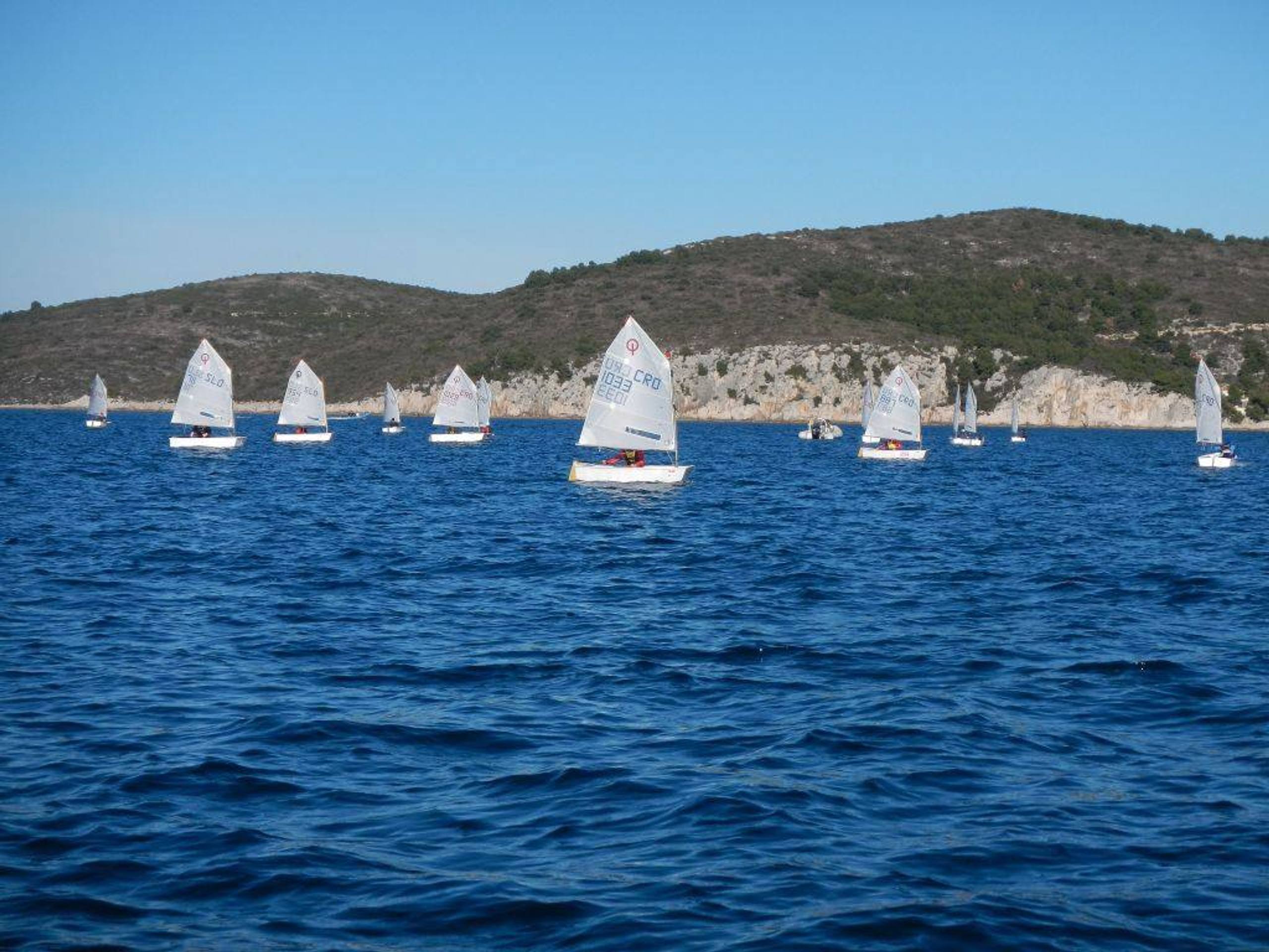 36. Međunarodna novogodišnja regata — Prvenstvo Hrvatske u klasi Optimist, Hvar, prosinac 2012. — fotografija 25 od 65