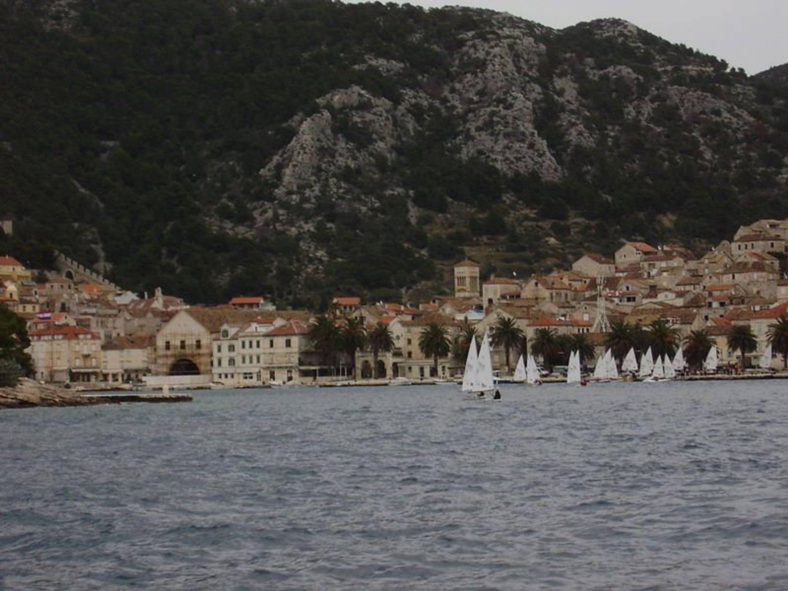 29. Međunarodna novogodišnja regata, Hvar, prosinac 2005. — fotografija 80 od 100