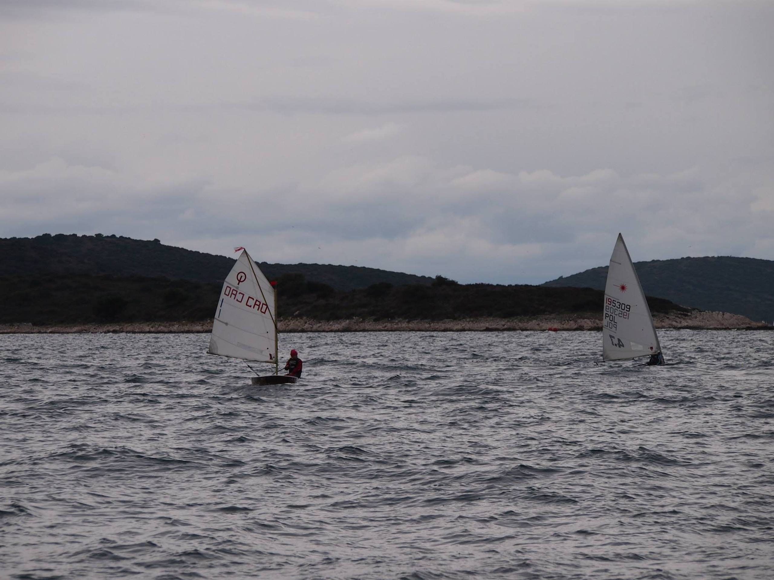 38. Međunarodna novogodišnja regata — Optimist, Hvar, prosinac 2014. — fotografija 23 od 57 (foto: Viktorija Nižetić)