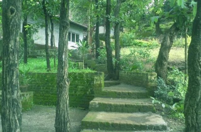 Dabhosa Waterfall Camp