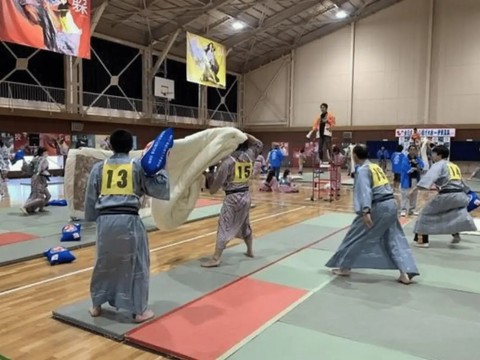 Japanese Pillow Fight