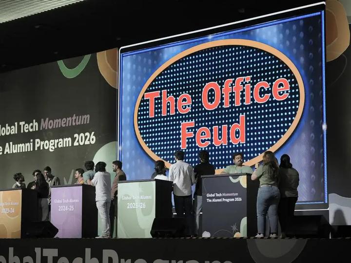Office feud — photo 2