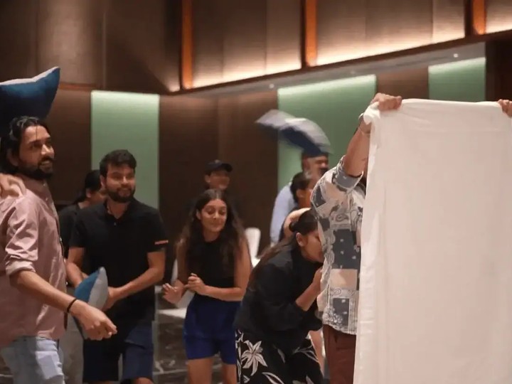Japanese Pillow Fight — photo 3