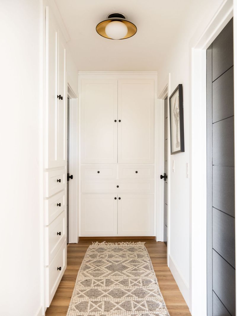 Hallway linen
