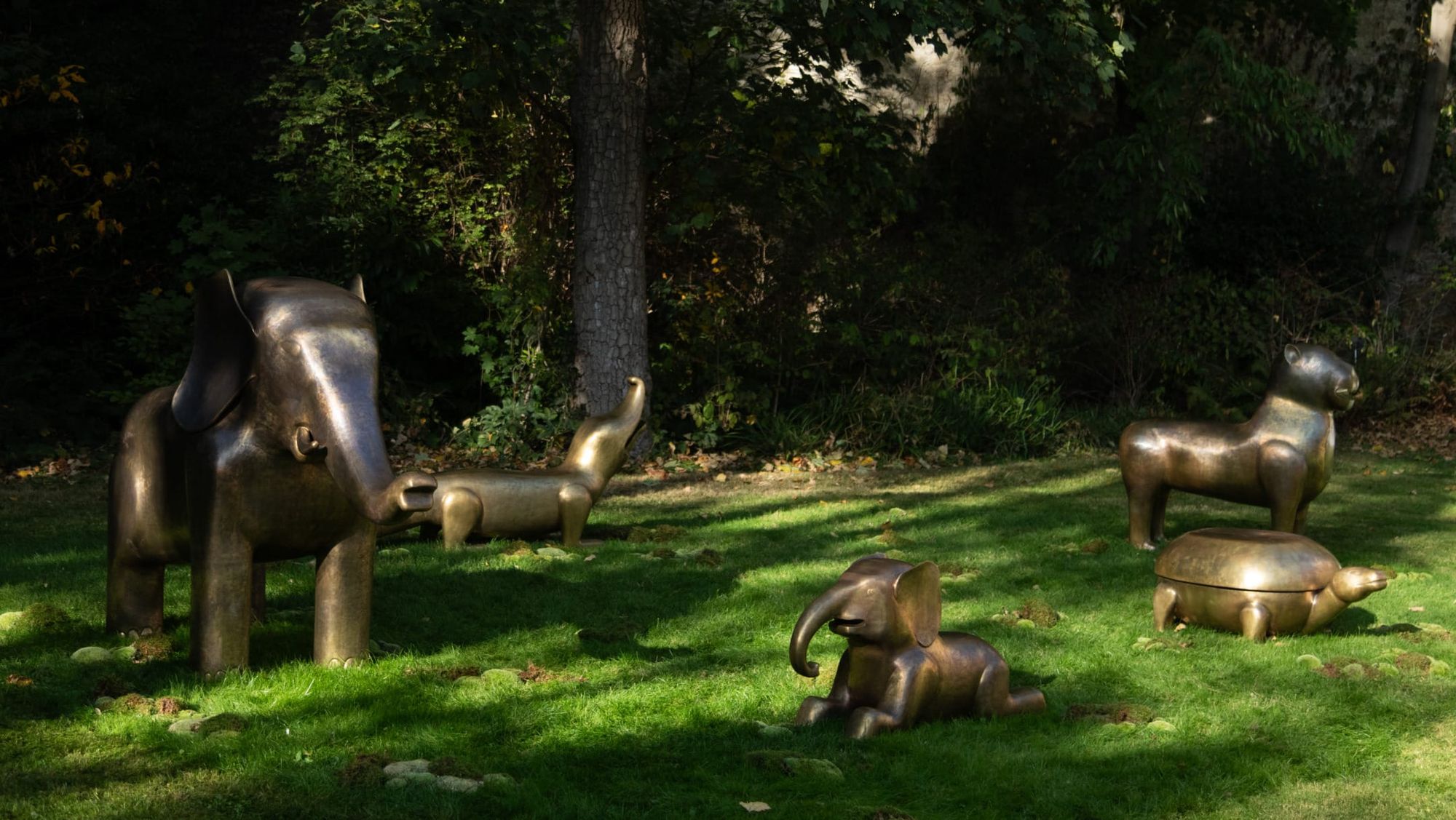 Vikram Goyal and Sissel Tolaas, The Soul Garden, at Design Miami/ Paris 2025, L'hôtel de Maisons.