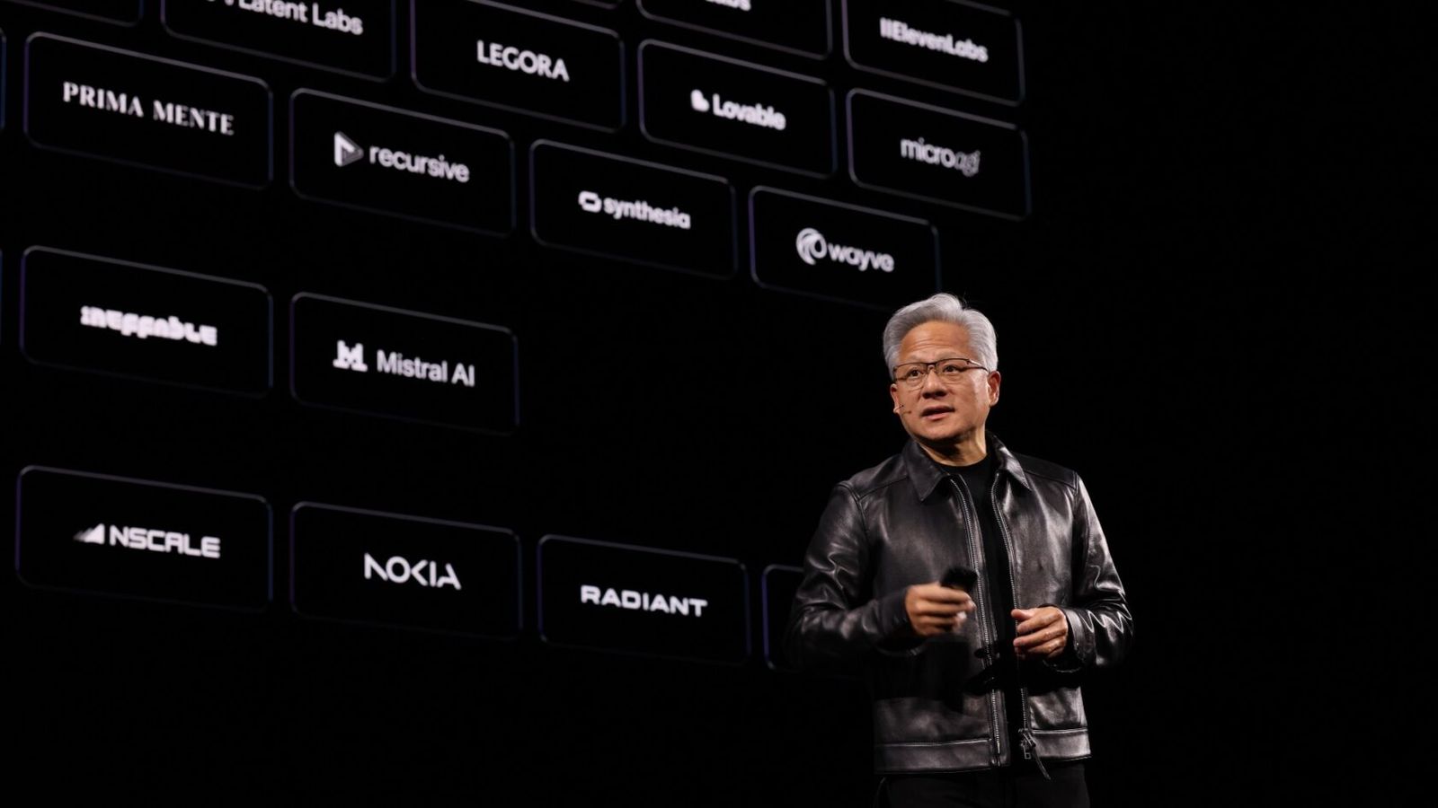 Jensen Huang en el escenario del Tempodrom.