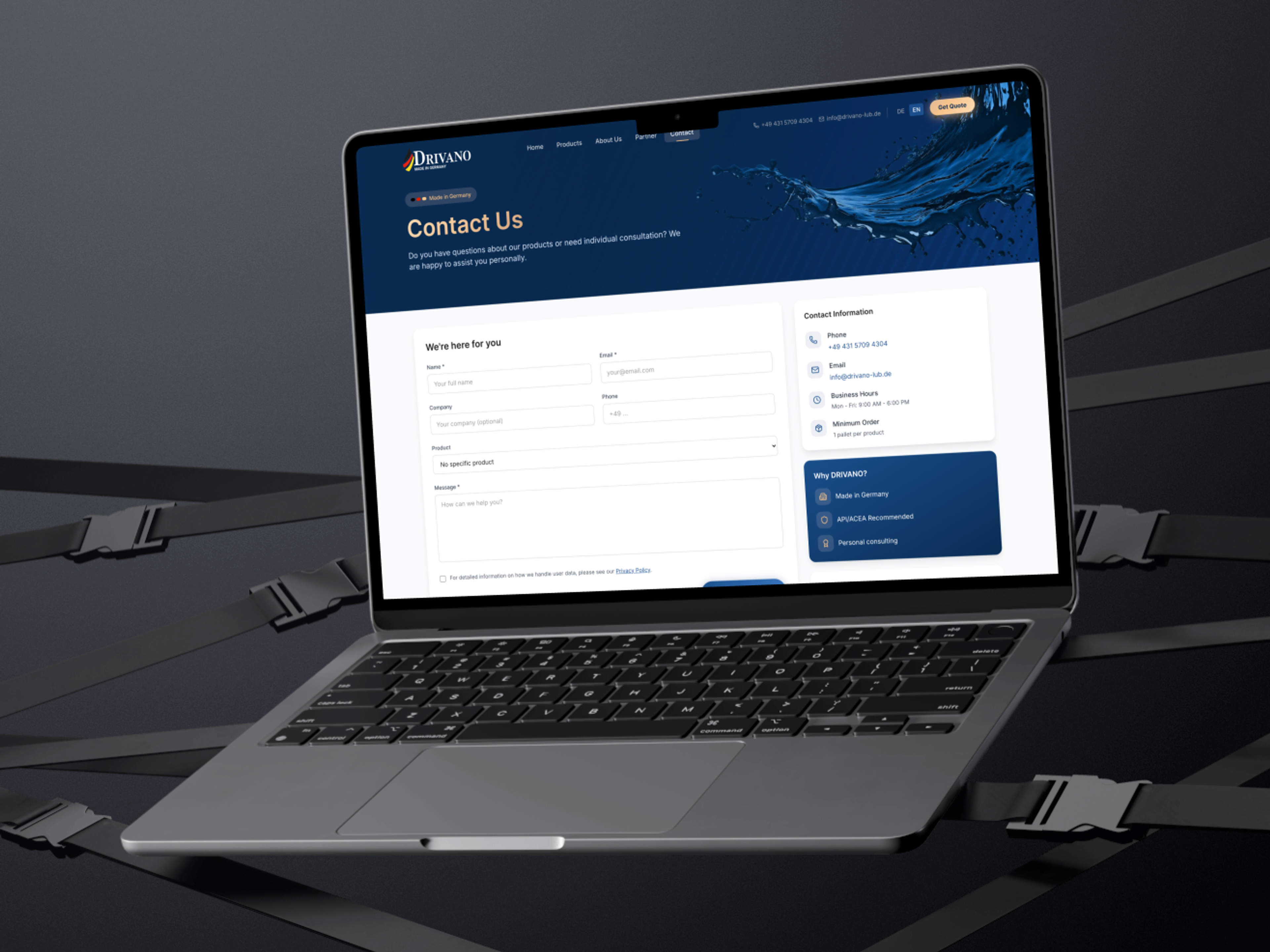 Laptop zeigt Kontaktformular mit dunkelblauem Hintergrund und Wasserdesign.