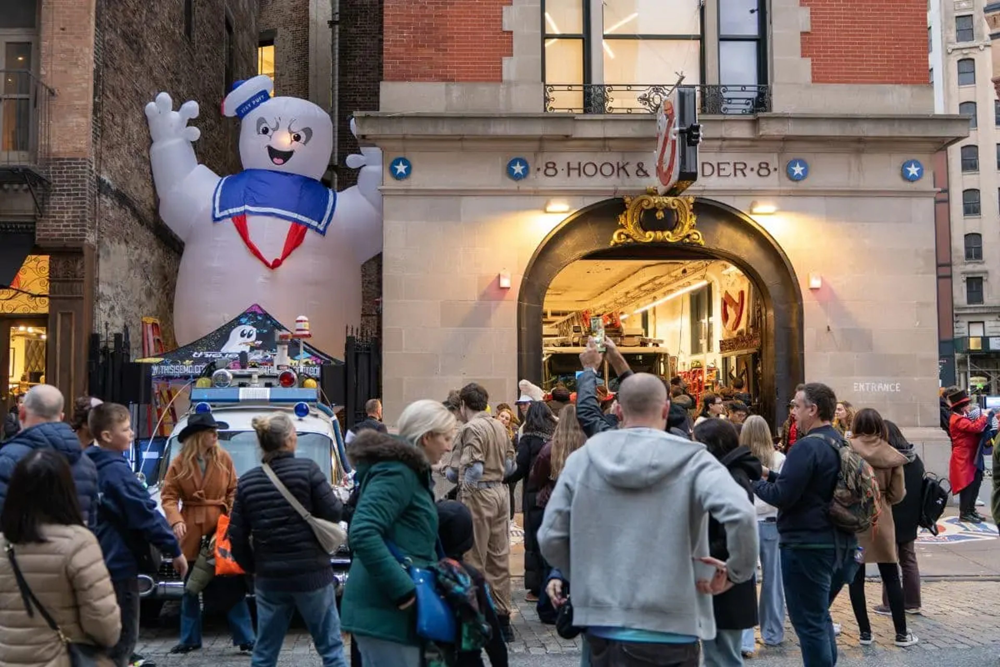 Halloween an der Ghostbusters-Feuerwache
