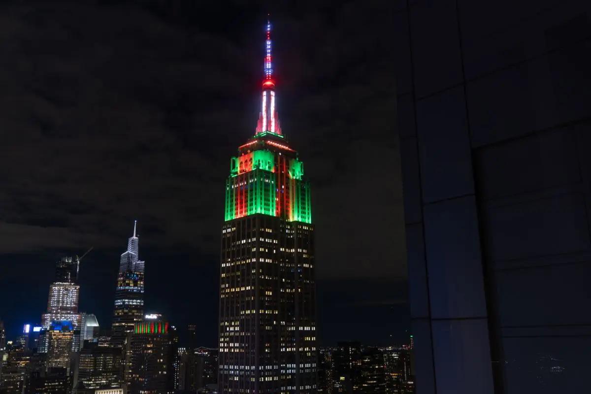Empire State Building Holiday Light Show