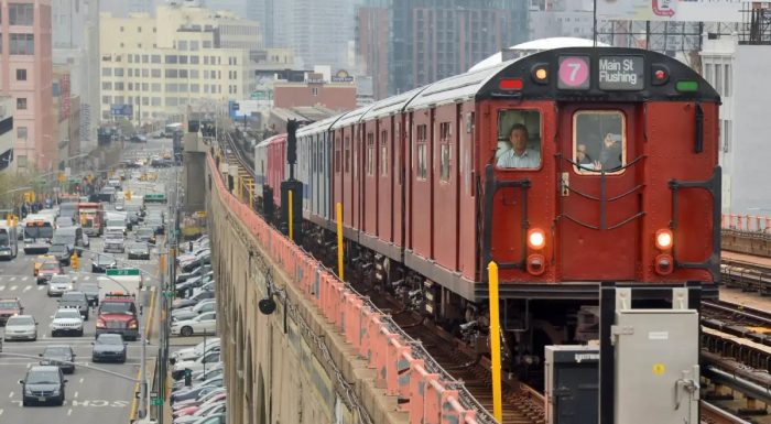 Red Mets Vintage Subway arrives at a station