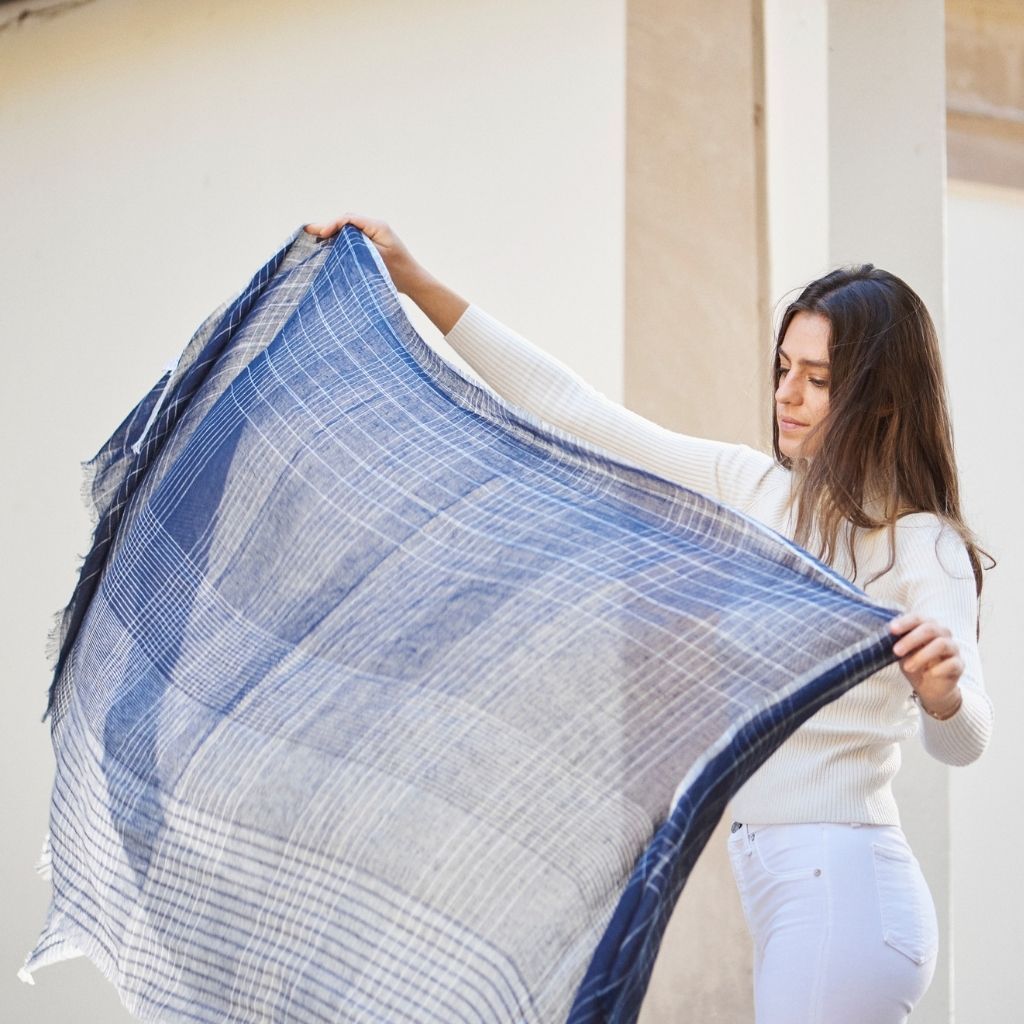 Product Image for Auro Linen Scarf, Navy