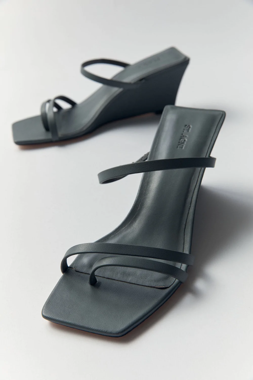 Product Image for Minimal Wedge Heel, Castor Grey