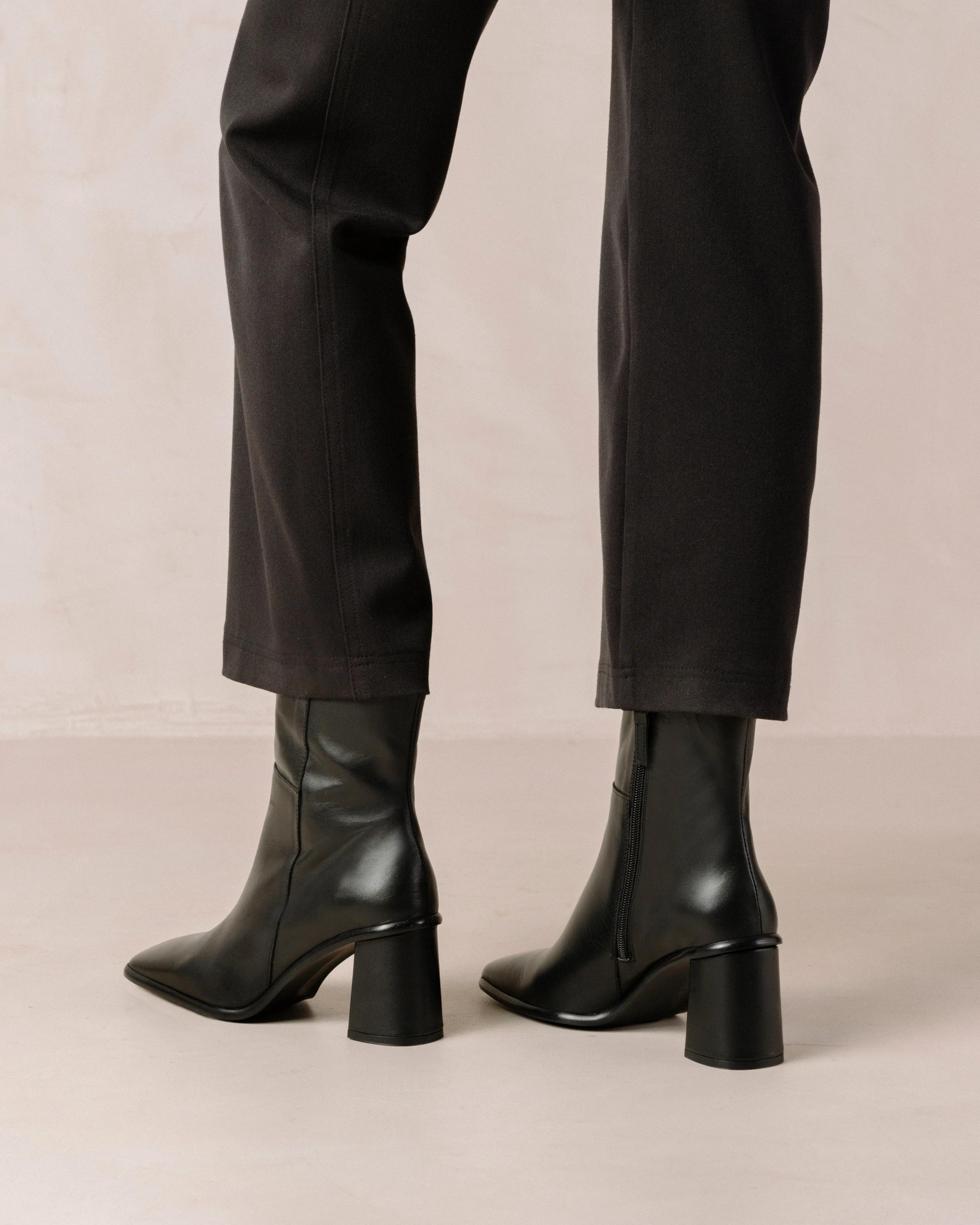 Product Image for West Total Leather Boots, Black