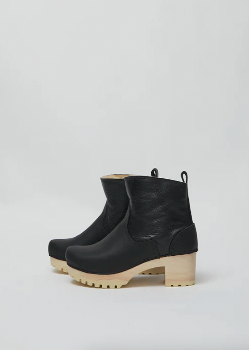 Product Image for 5'' Pull on Shearling Clog Boot on Mid Tread, Ink/Aviator