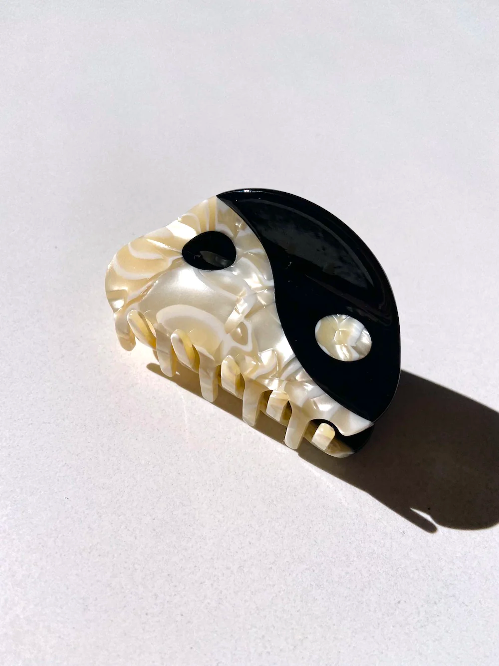 Product Image for Big Yin Yang Shell Claw Clip | Eco-Friendly