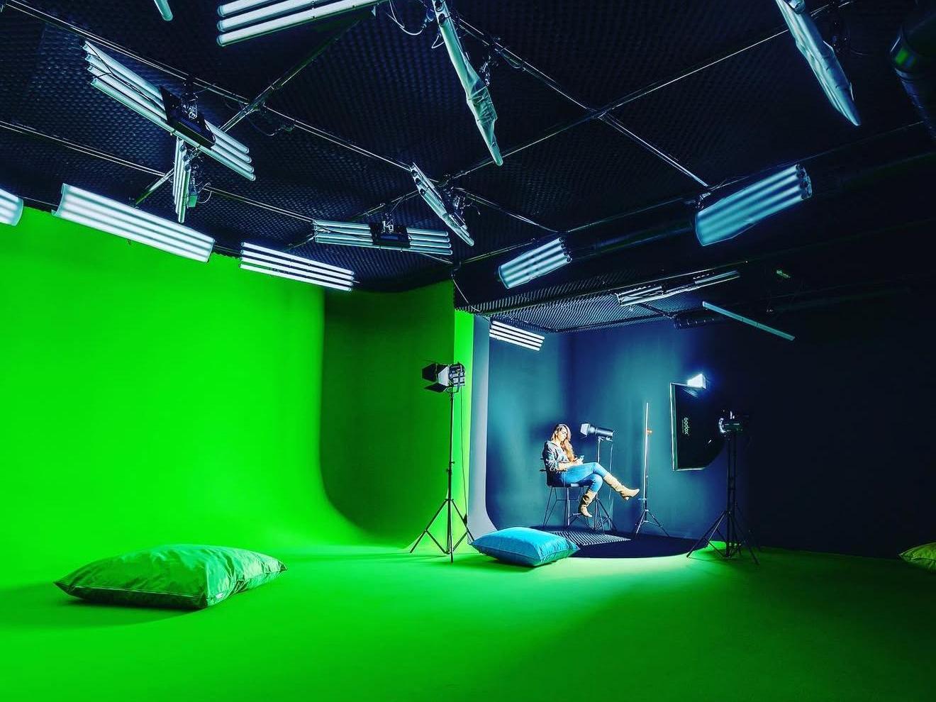 Inspire Art Studio: High-Fidelity Creative Lighting