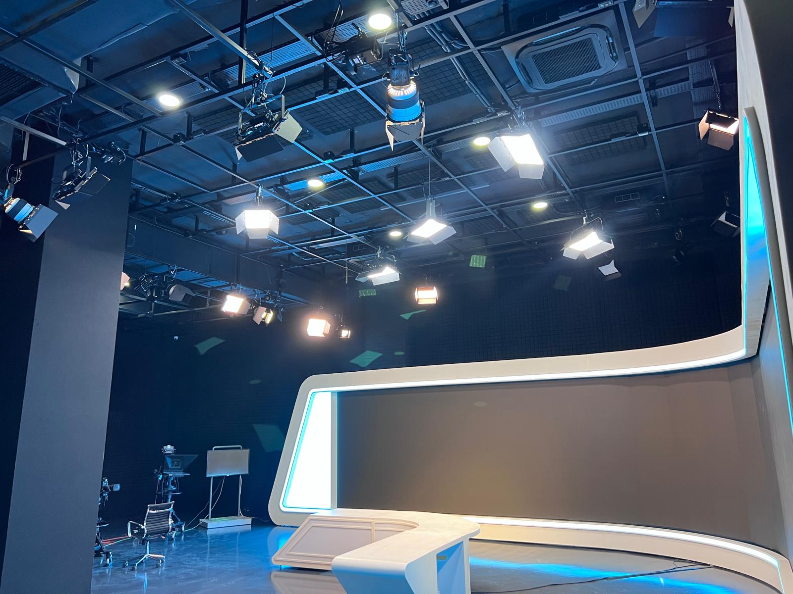 Diyanet TV Ana Stüdyo: Profesyonel Yayın Işıklandırma ve Entegrasyonu