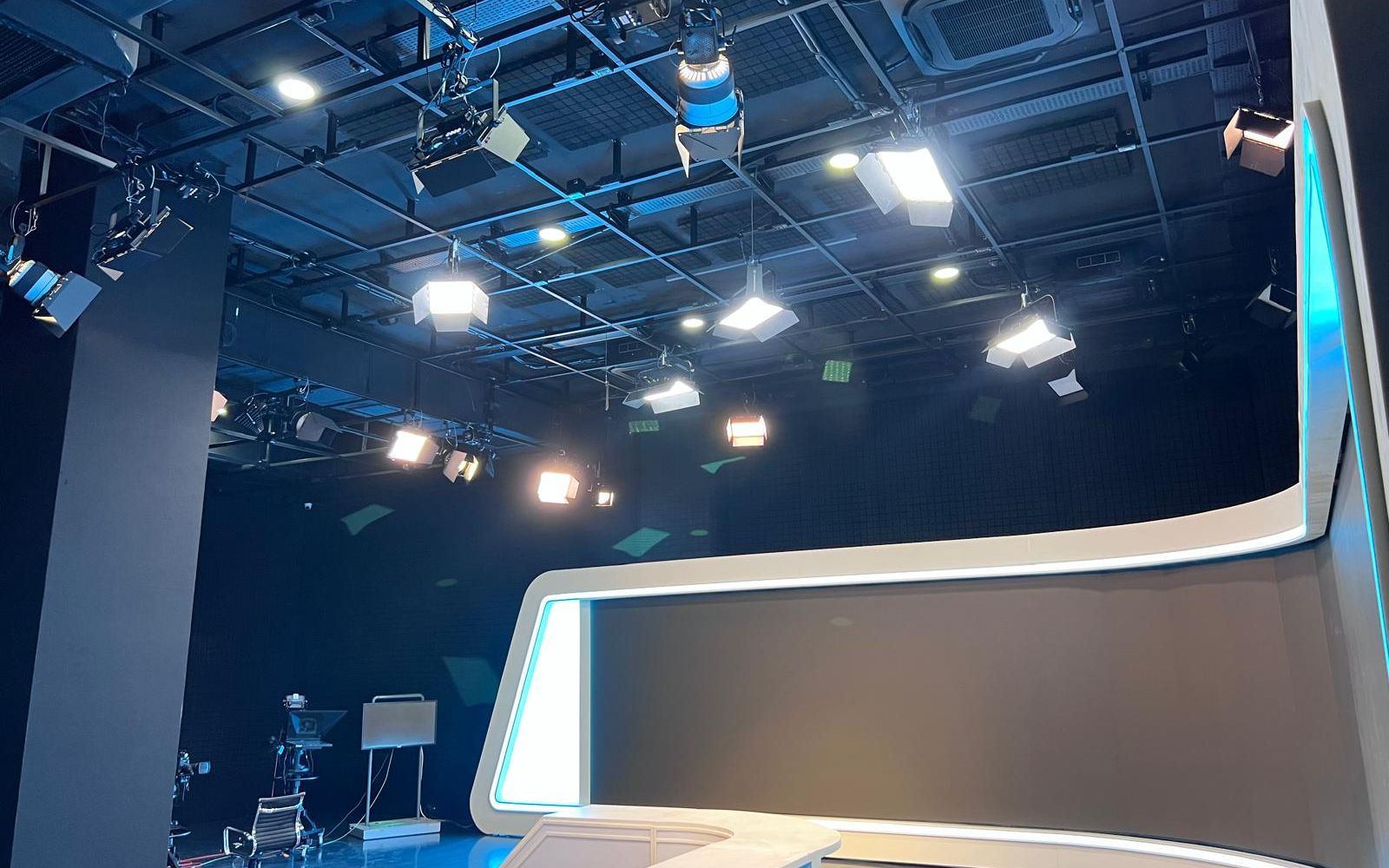 Diyanet TV Ana Stüdyo: Profesyonel Yayın Işıklandırma ve Entegrasyonu