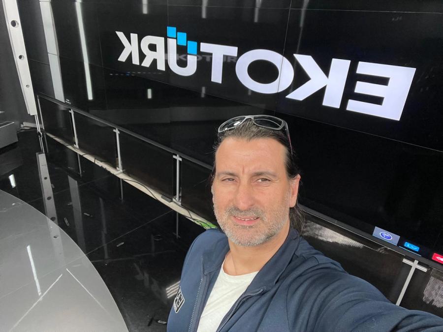 EkoTurk Ekonomi Kanalı: Yüksek Renk Doğruluğu ve Stüdyo Işıklandırması 4