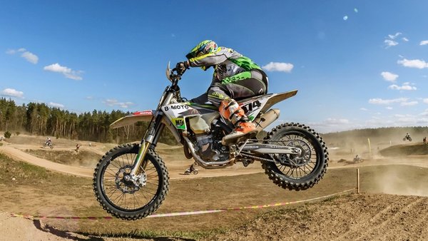 Z motocrossem za pan brat