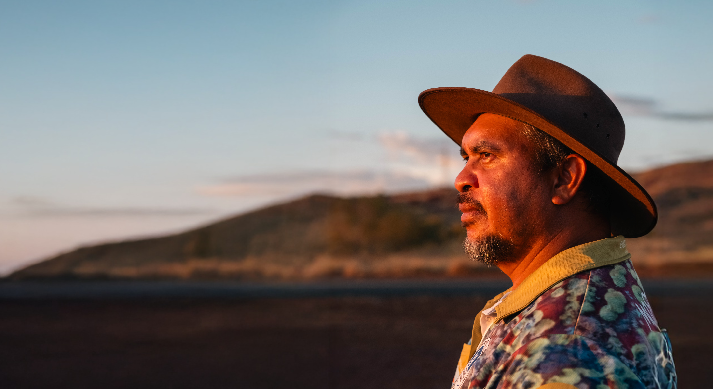 Dushdagi qopol jinsiy aloqa BDSM porno xizmatchi