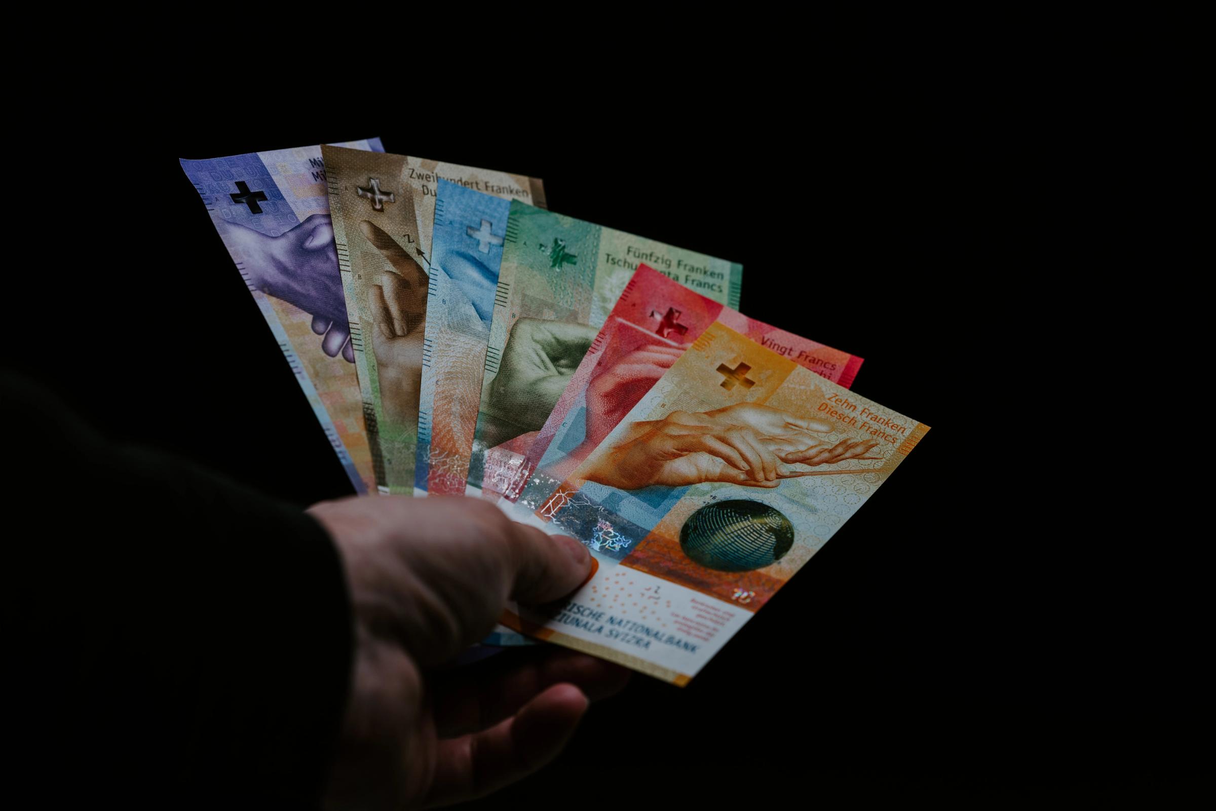 Les 7 Meilleures Banques en Ligne Suisses en 2025