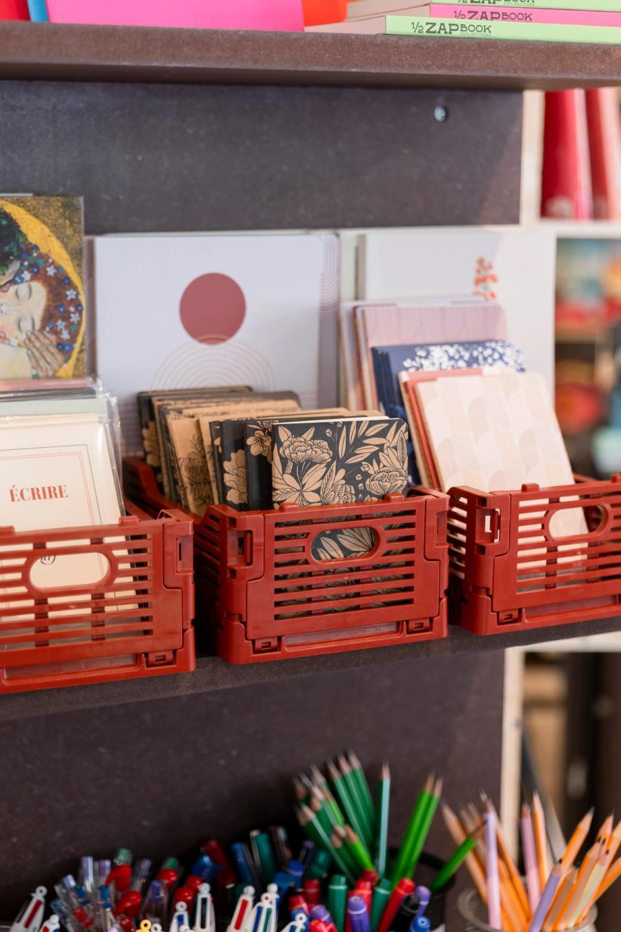 Rayon papeterie de la librairie vous dire encore, Paris 11e