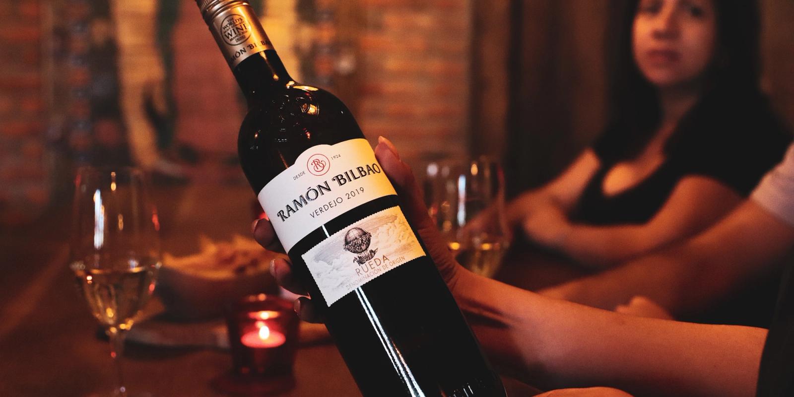 WEISSWEINE / ROSÉWEIN FLASCHE