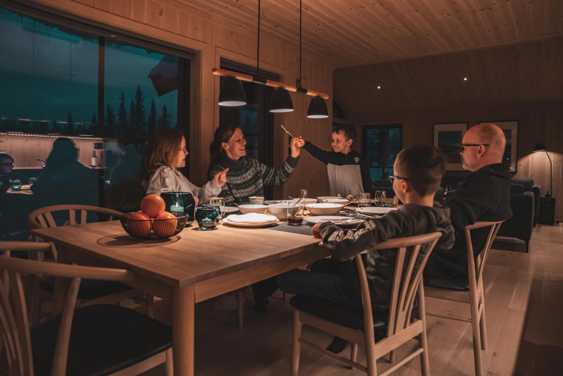 Jøra Bygg AS - Åpen kjøkken og stueløsning. Foto: Andreas Nilsson