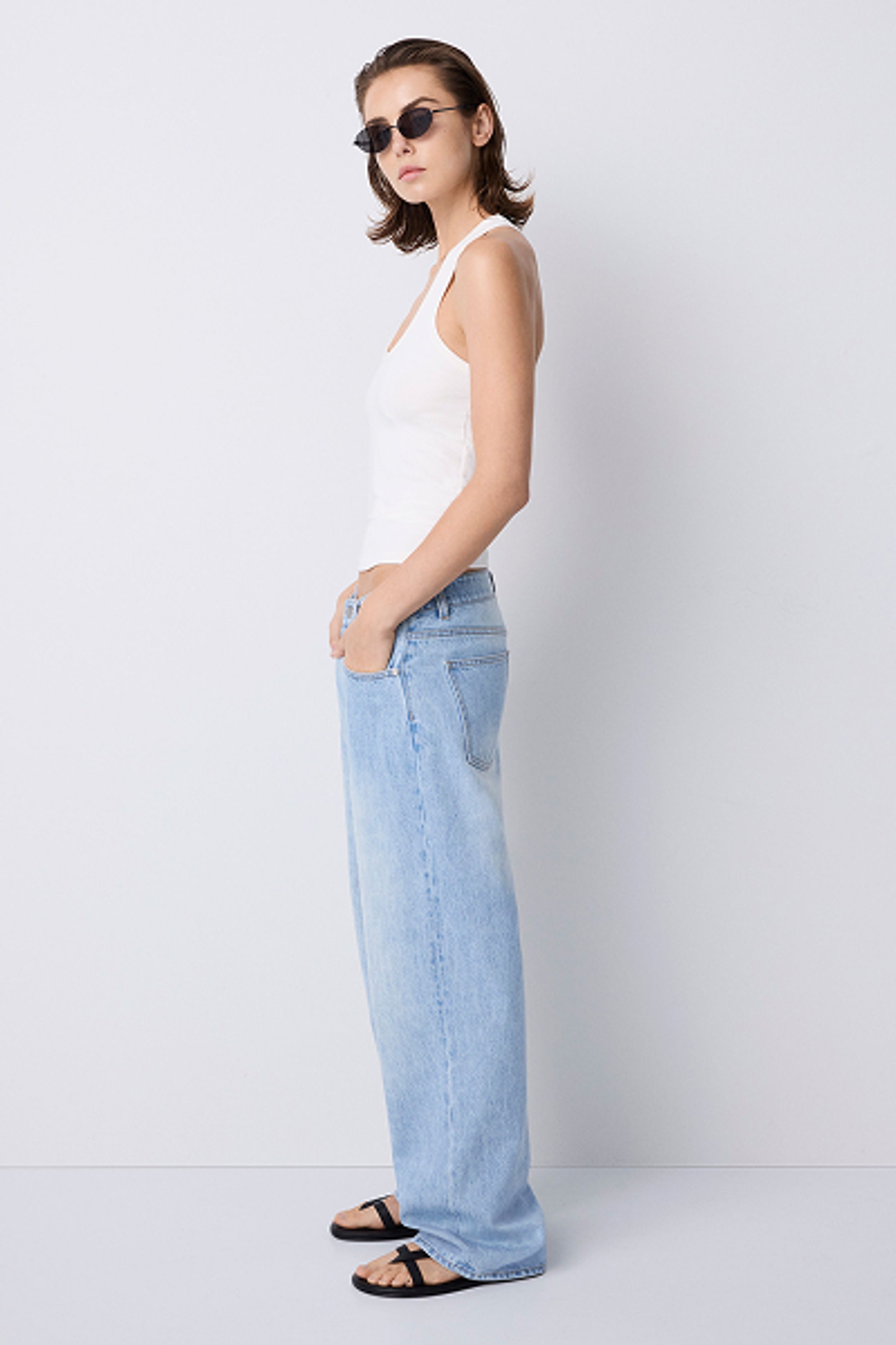 Relaxed Straight Fit Jean