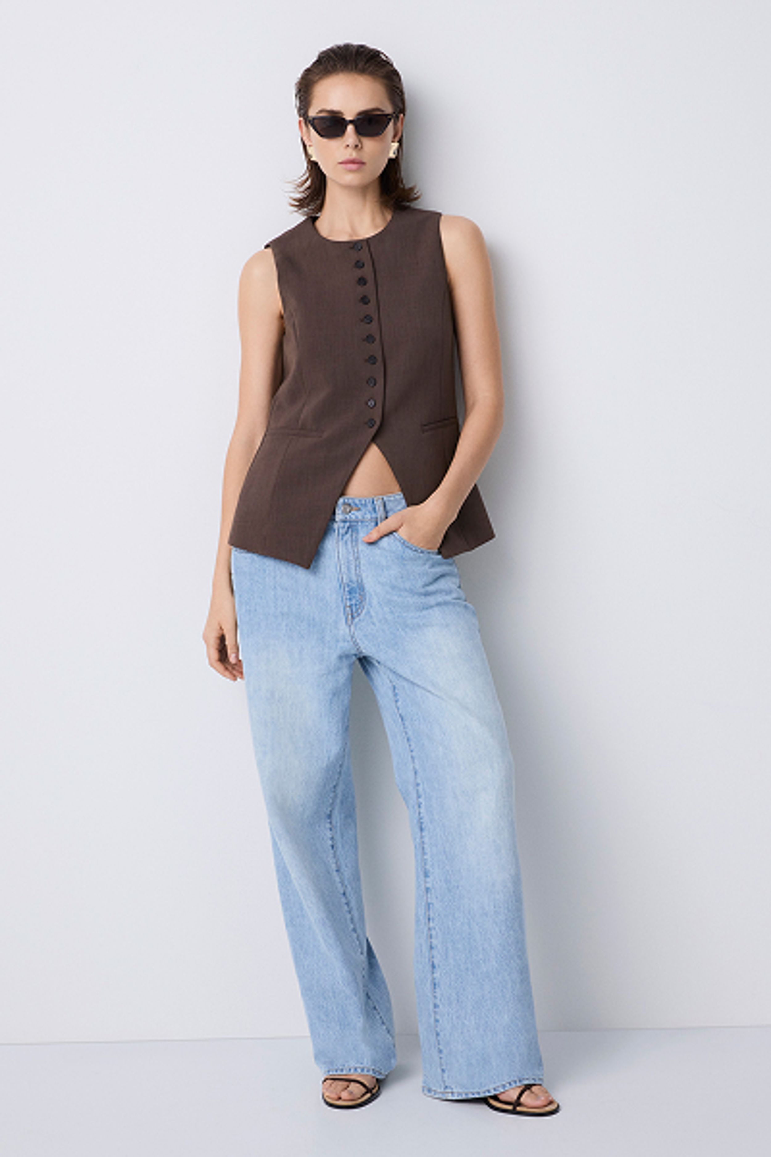 Relaxed Straight Fit Jean
