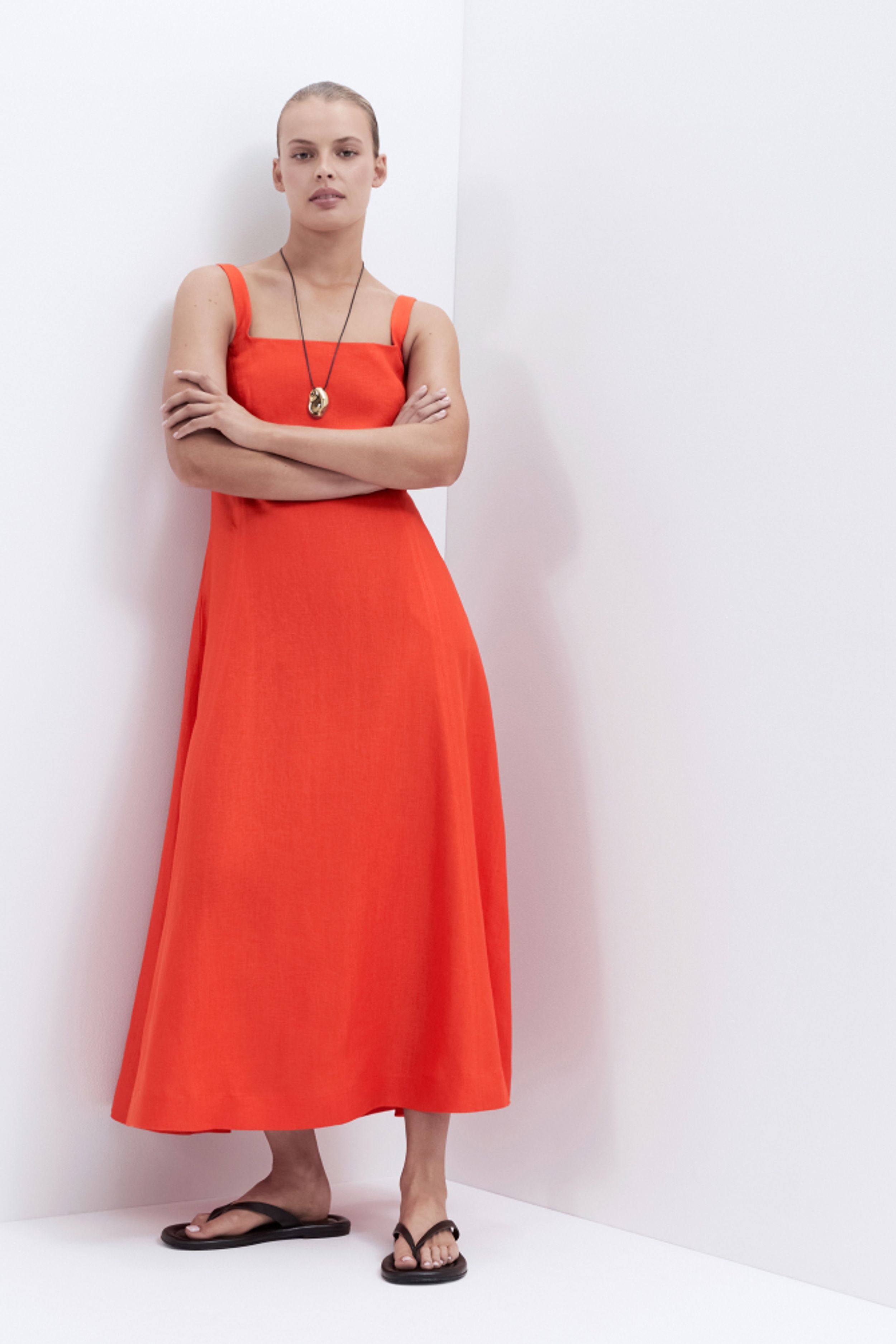 Linen Balconette Midi Dress