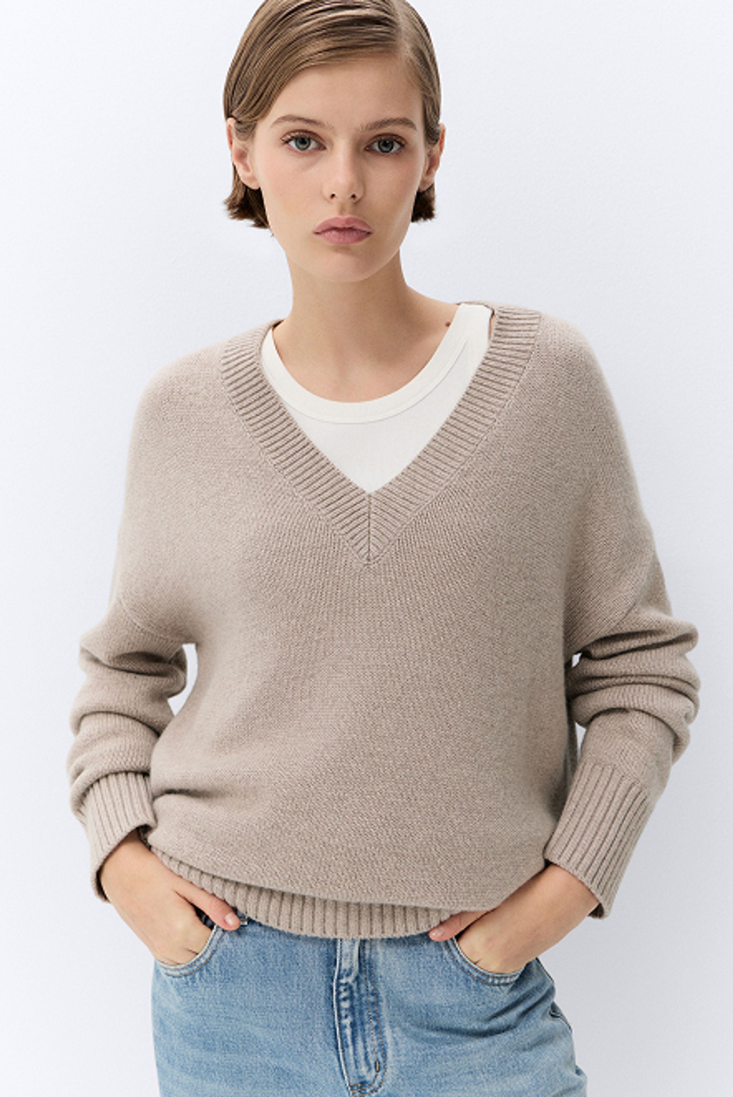 Chunky V Neck Knit