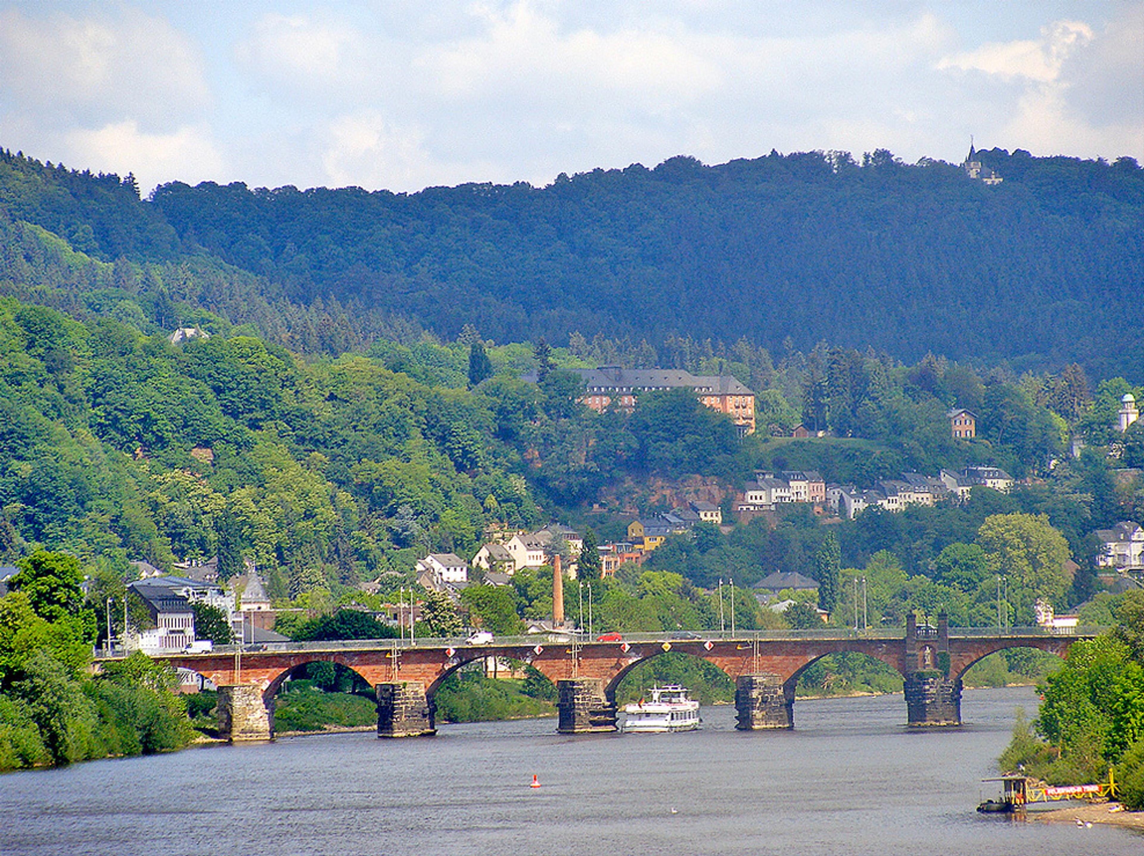 Mosel und Römerbrücke Trier, Wochenend-Trips Region.