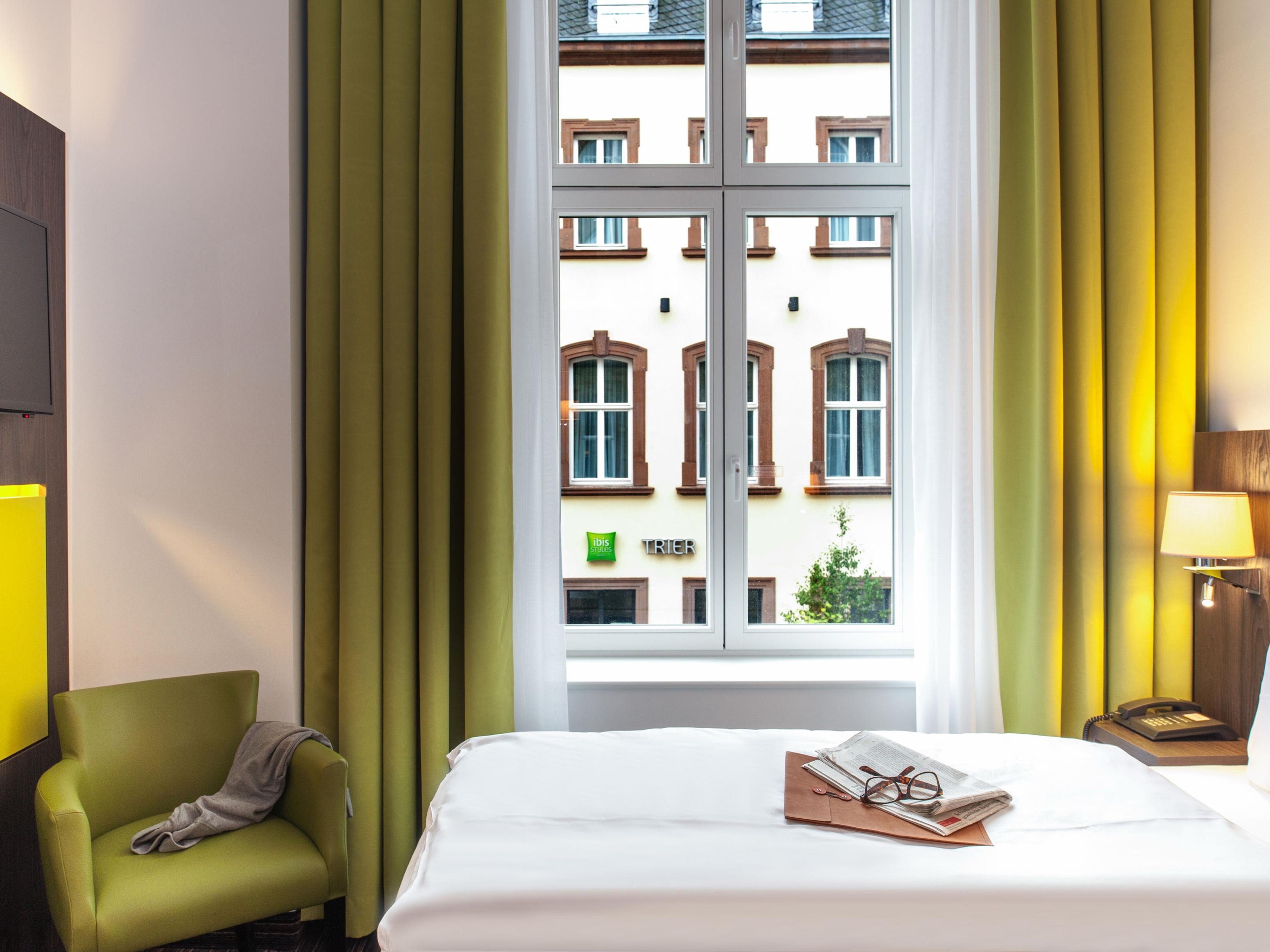 Comfort-Zimmer mit Blick auf den Trierer Posthof