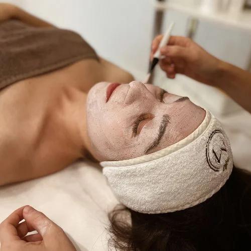 Zabieg kosmetologiczny na twarz w Chill City SPA w Poznaniu