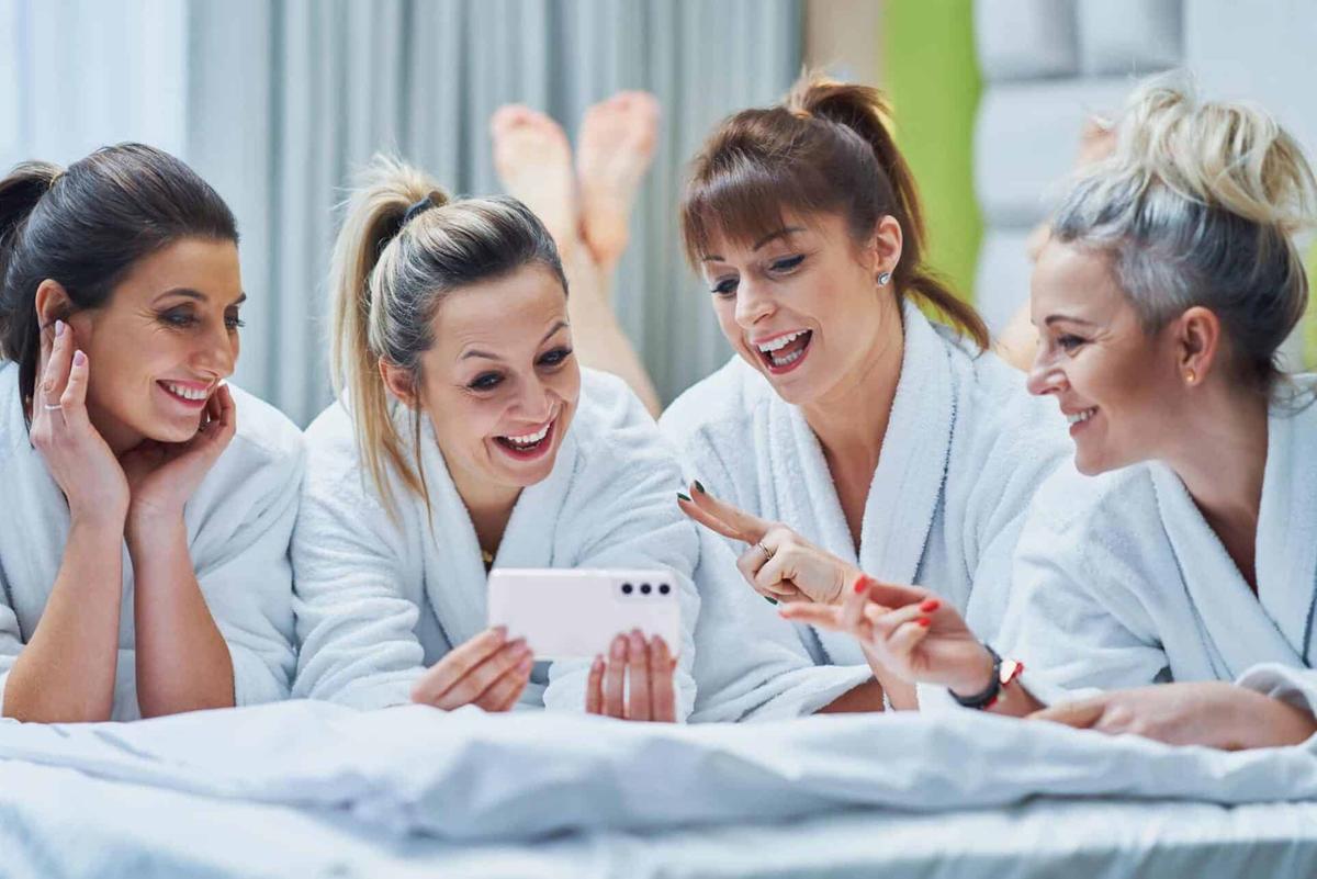 Can men organize a hen party? Here are 7 tips for brave men!