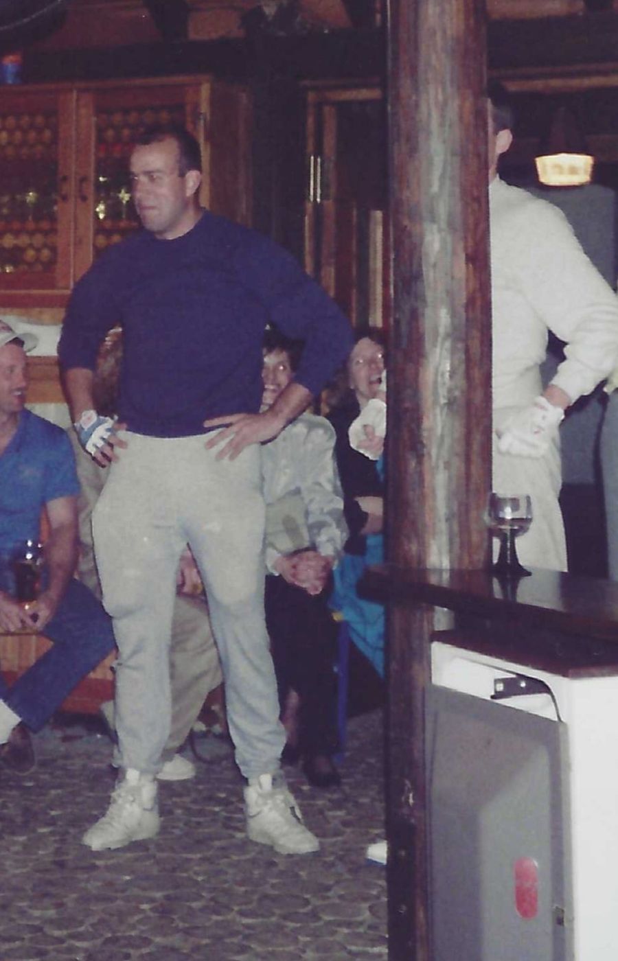 Hail & Farewell Party with Hans und Franz pumping up the Sabres
