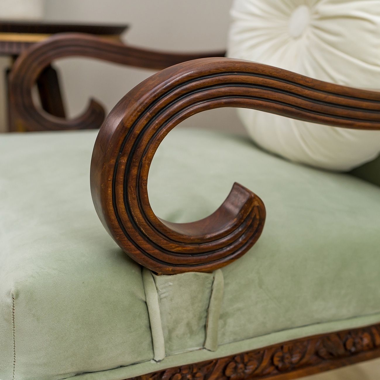 Monarch Lounge Chair - View 2