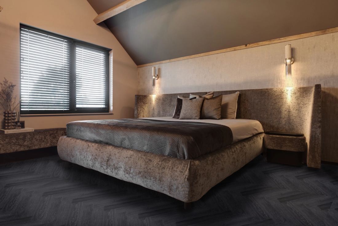 Select Black – PVC-vloer in houtlook van The Art of Living