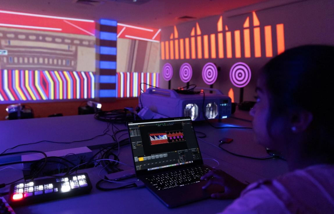 Creative Studio: Projection Mapping