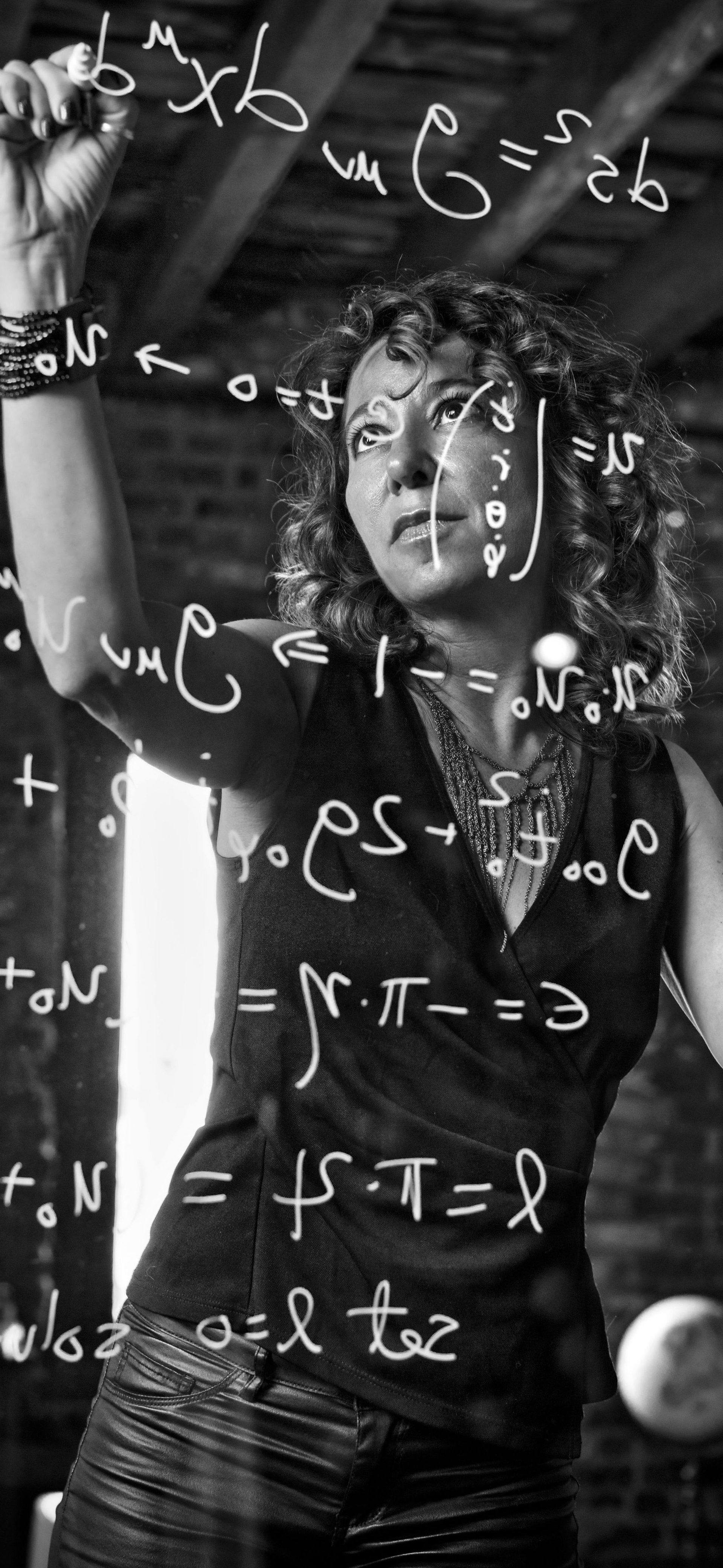 Black Hole Survival Guide | Janna Levin and Christian Wolf