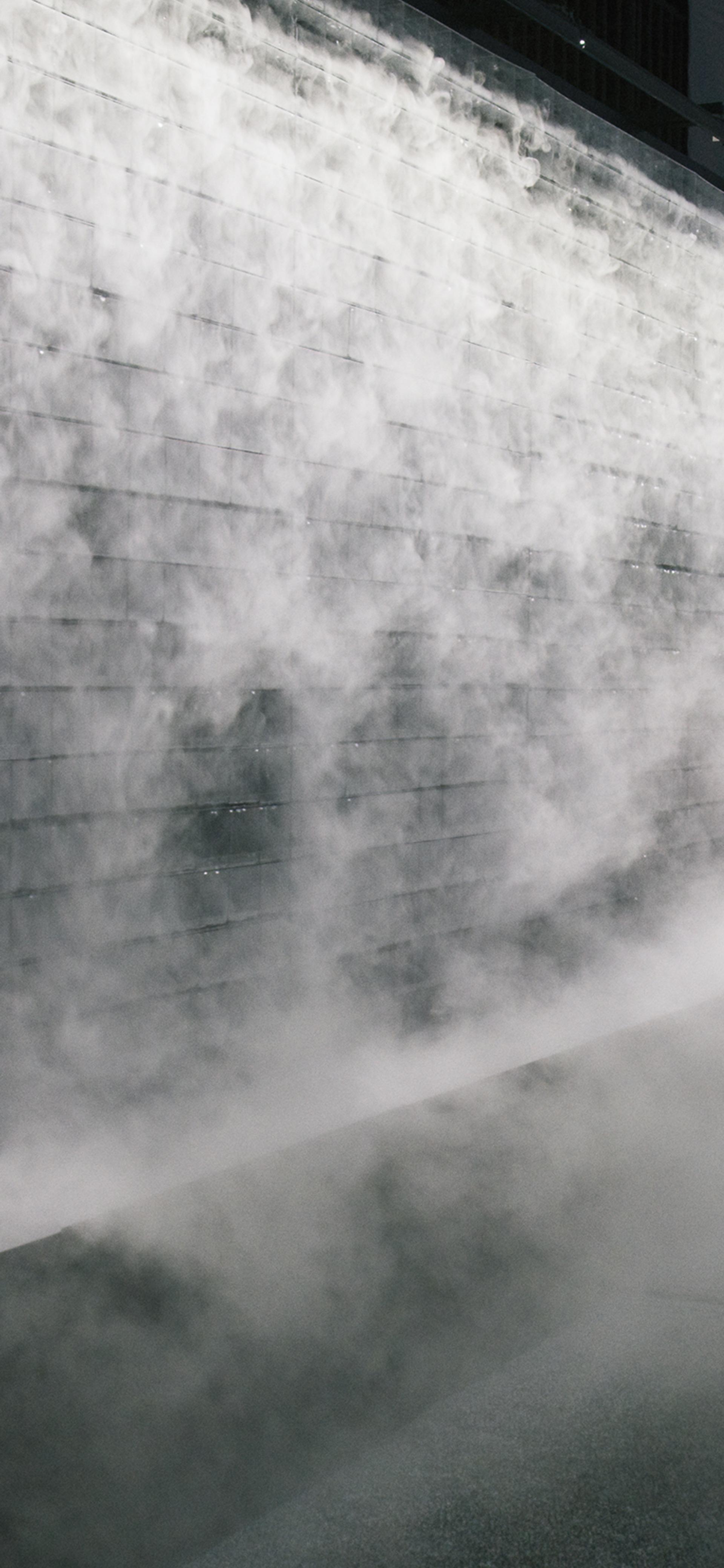 wall of mist with child