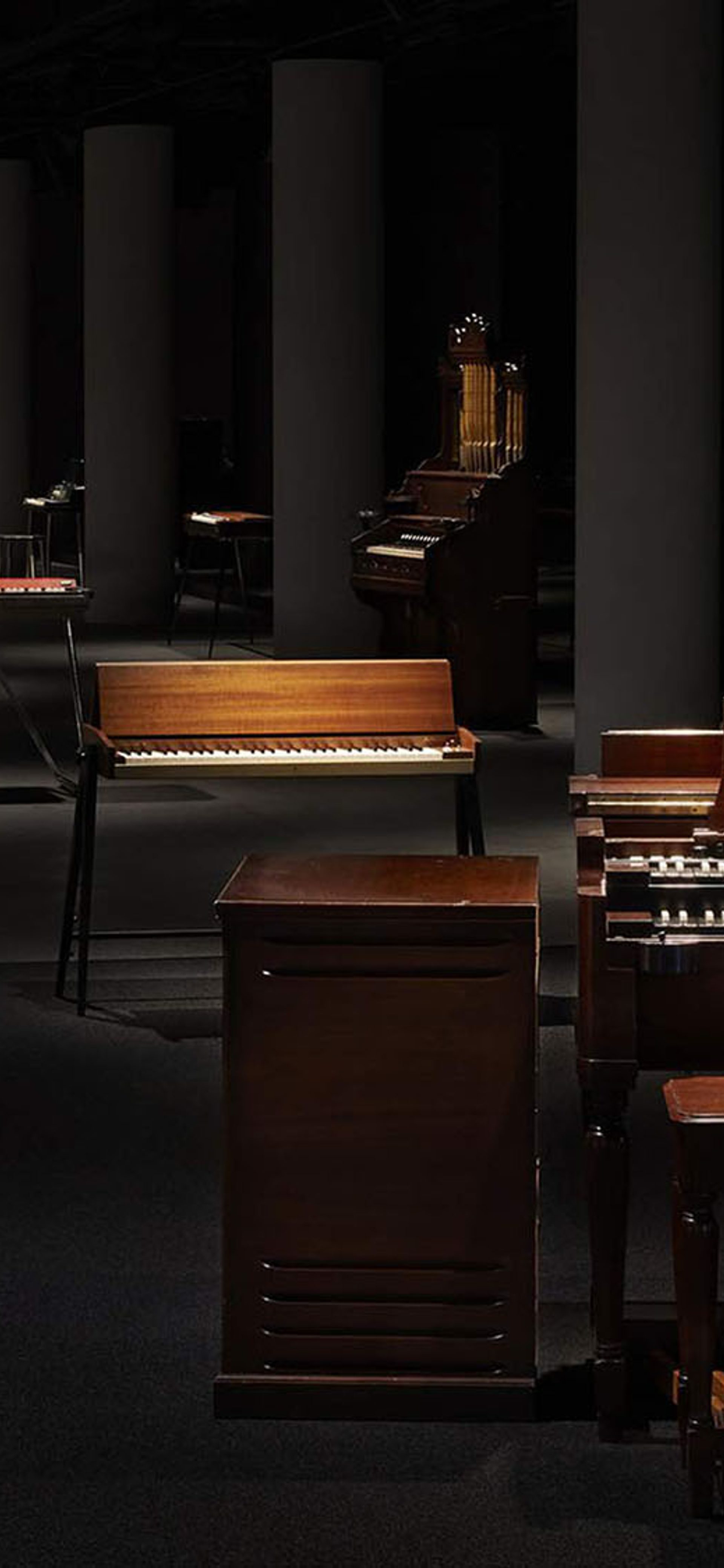 View of Electric Keys showing keyboard instruments from the collection. A Hammond B3 organ from 1955 is in the foreground and the oldest keyboard instrument in the country, a Virginal from 1629, can be seen on the right. Photographed by Zan Wimberley.