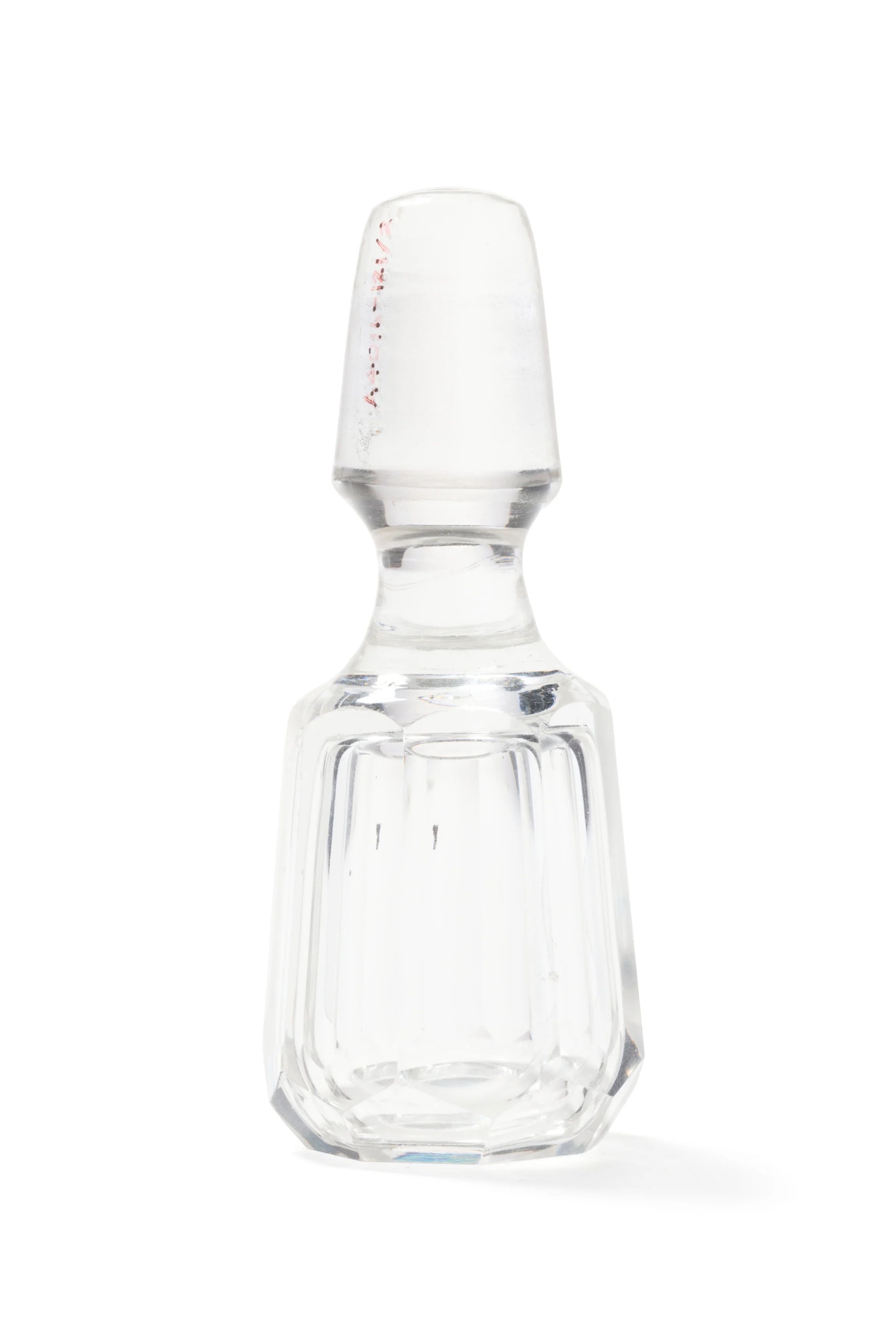 Glass stopper for a decanter.