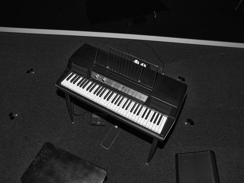 Black and white image of the Wurlitzer keyboard taken from above.