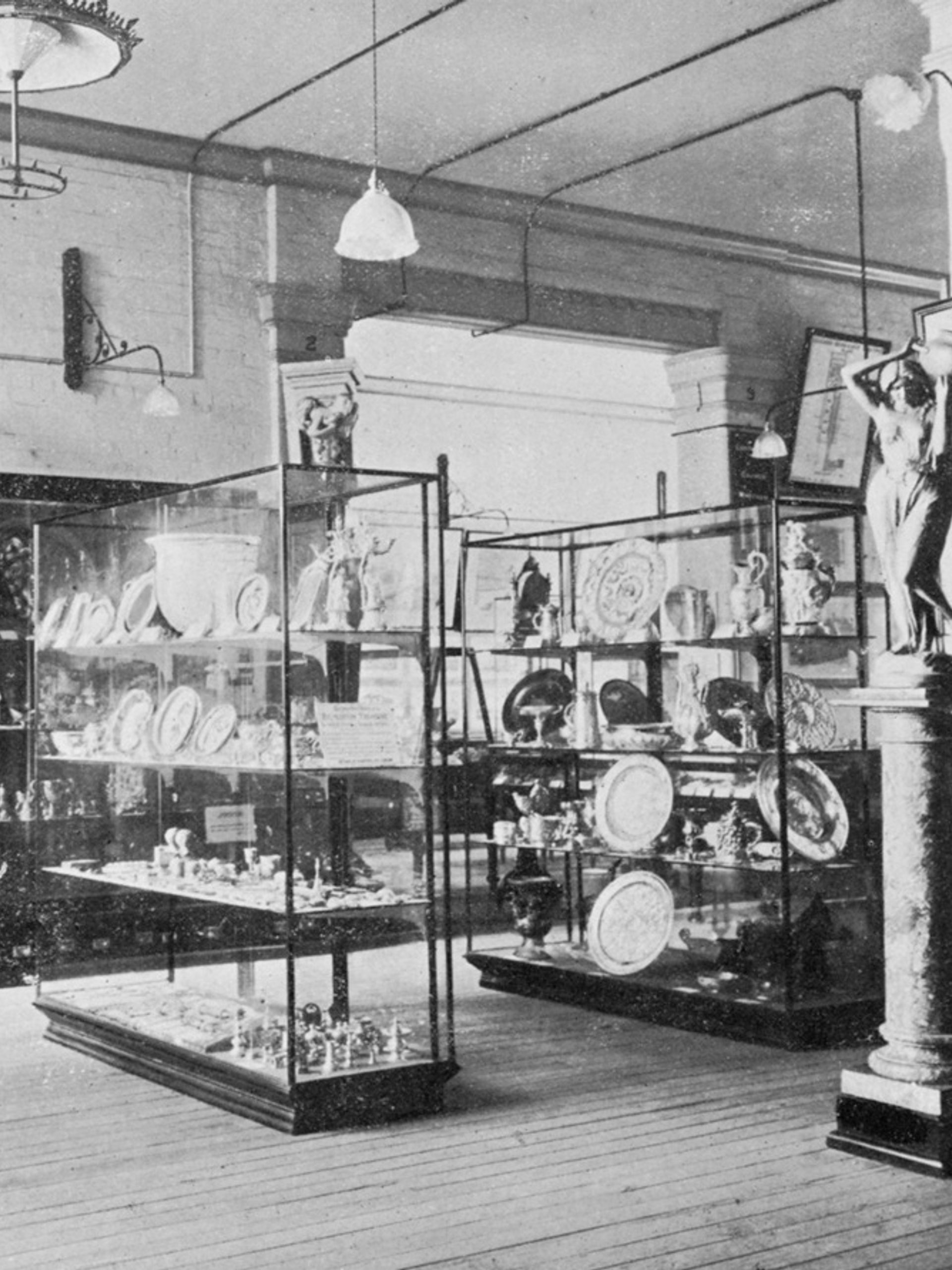 Applied Art Metal Courts