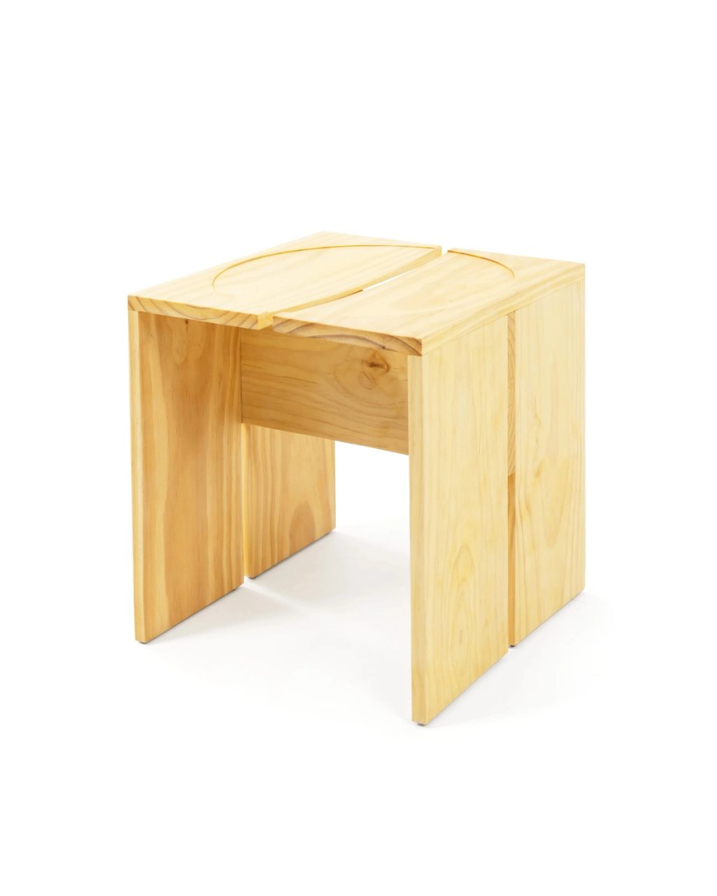 Squared stool, with circle imprinted atop